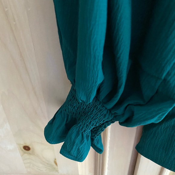 NWT Entro dark green frilly blouse size small runs large $15 Beautiful! - Picture 6 of 8